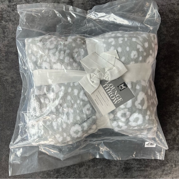 NWT Member's Mark Lounge Throw, 60" x 70"- Taylor Leopard - Picture 5 of 7